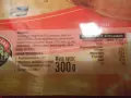 Calzone pizza 300g, 253 kcal w 100g. Składniki: mąka pszenna, sos grillowy, kurczak, ser.