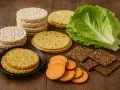 Chrupkie wafle ryżowe, tortille, placuszki, słodkie ziemniaki, sałata i pełnoziarniste krakersy – idealne propozycje co zamiast chleba.