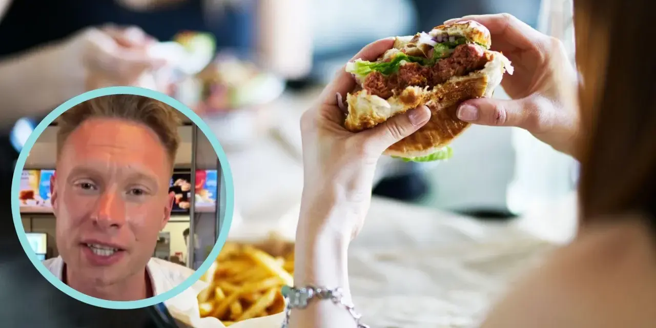 Co jest w hamburgerze z McDonald's? Soczysty kotlet, sałata, cebula i sos w bułce. Obok frytki i mężczyzna w okręgu.