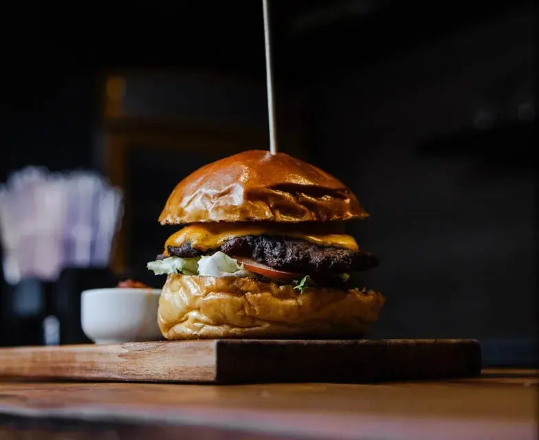 Izmir Grill Burger: Przepis, Smak i Gdzie Spróbować w Polsce