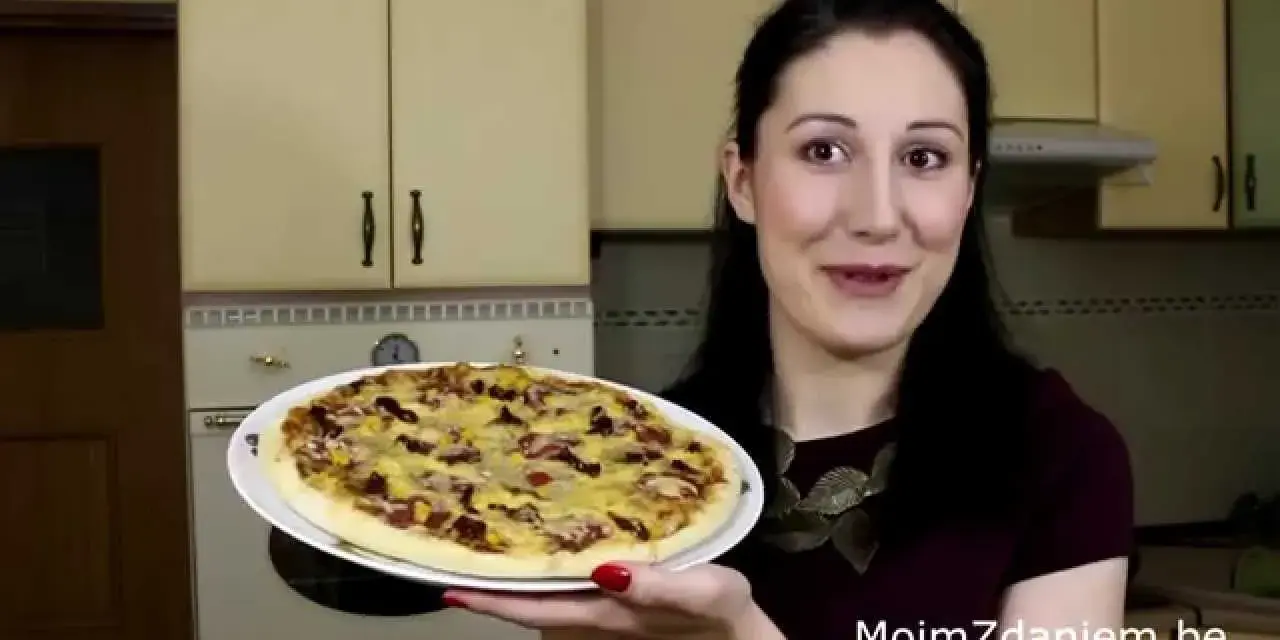 Jak zrobić okrągłą pizzę? Proste techniki ręcznego formowania