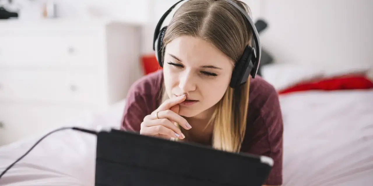 Dlaczego jedne marki oferujące rozrywkę online zatrzymują klientów, a inne ich tracą?