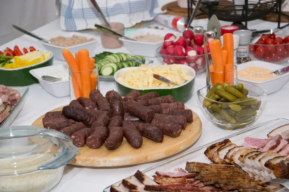 Jak grillować kaszankę, żeby nie pękła? Sprawdzone sposoby