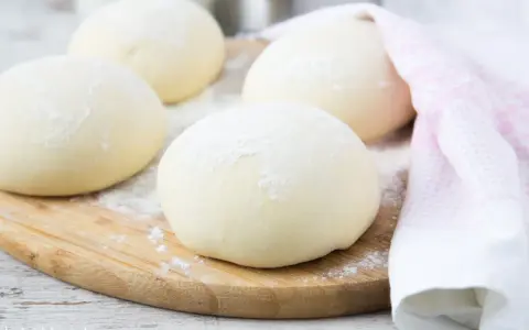 Mrożenie ciasta na pizzę: Jak zrobić to idealnie?