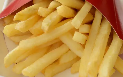 Jak zrobić frytki jak z McDonald's? Sekretny przepis na chrupkość