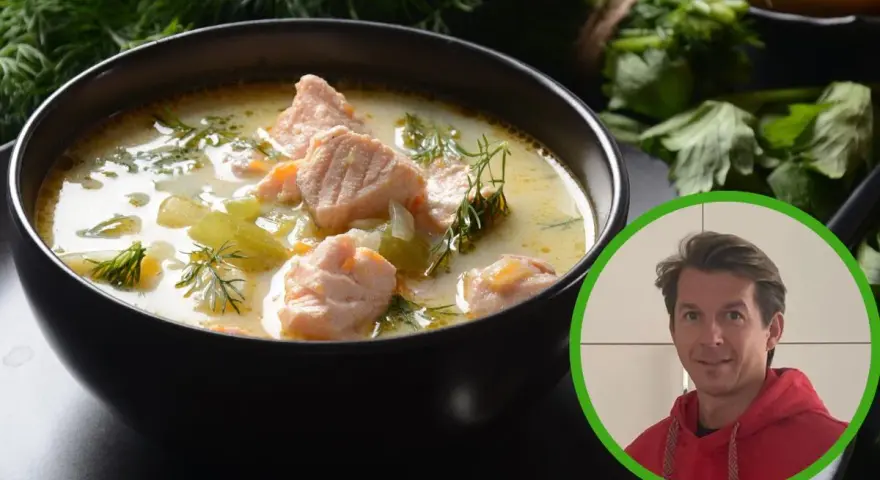 Zupa rybna z łososiem i warzywami, inspirowana przepisem Okrasy. Aromatyczna, kremowa i pełna smaku.