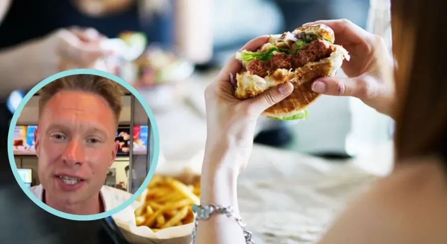 Co jest w hamburgerze z McDonald's? Soczysty kotlet, sałata, cebula i sos w bułce. Obok frytki i mężczyzna w okręgu.