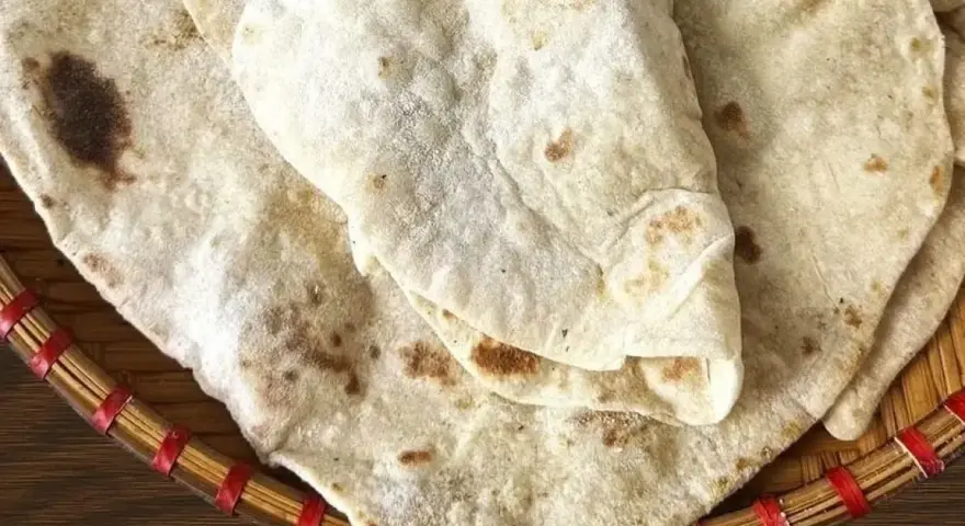 Domowy lawasz przepis na pyszne, cienkie placki. Idealne do wrapów i jako dodatek do dań.
