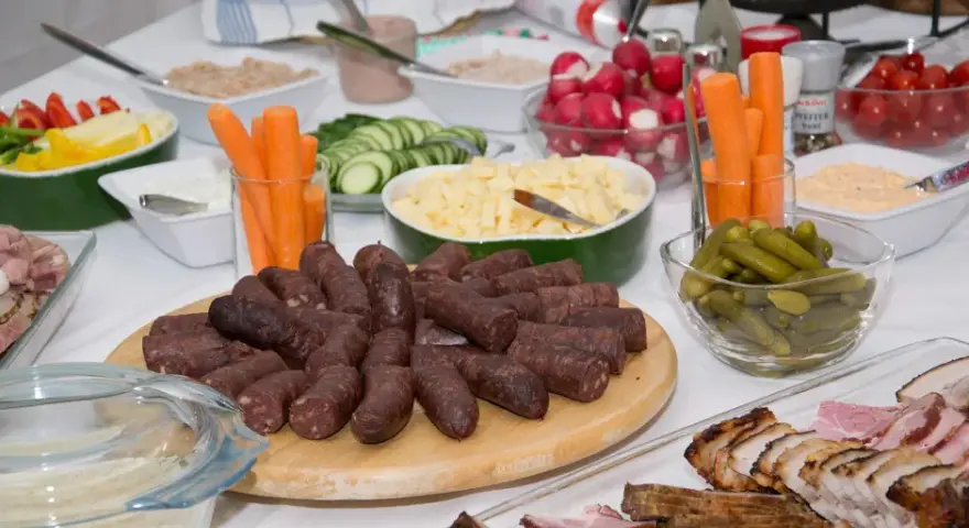 Jak grillować kaszankę, żeby nie pękła? Sprawdzone sposoby